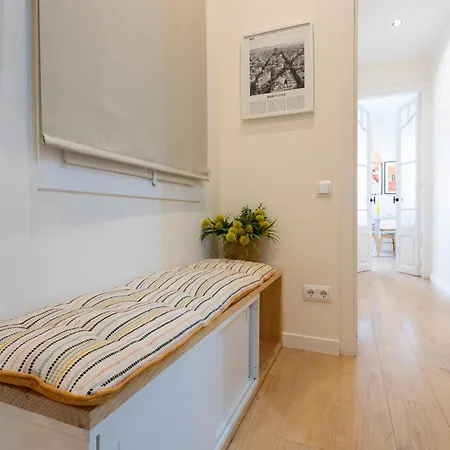 63mal1030 - Beautiful Near The Sagrada